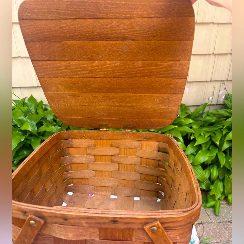 Basketville Vermont Double Handled Picnic Basket